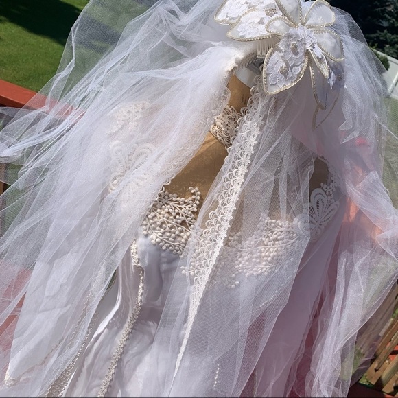 Bridal Vintage 1970s high neck long sleeve wedding dress & veils small - Picture 16 of 17